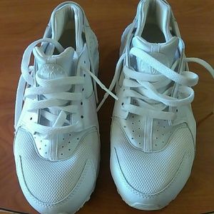 All white Nike Hurraches